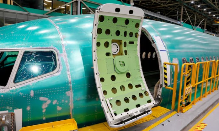 Boeing says wiring flaws could delay first-quarter 737 MAX jet deliveries