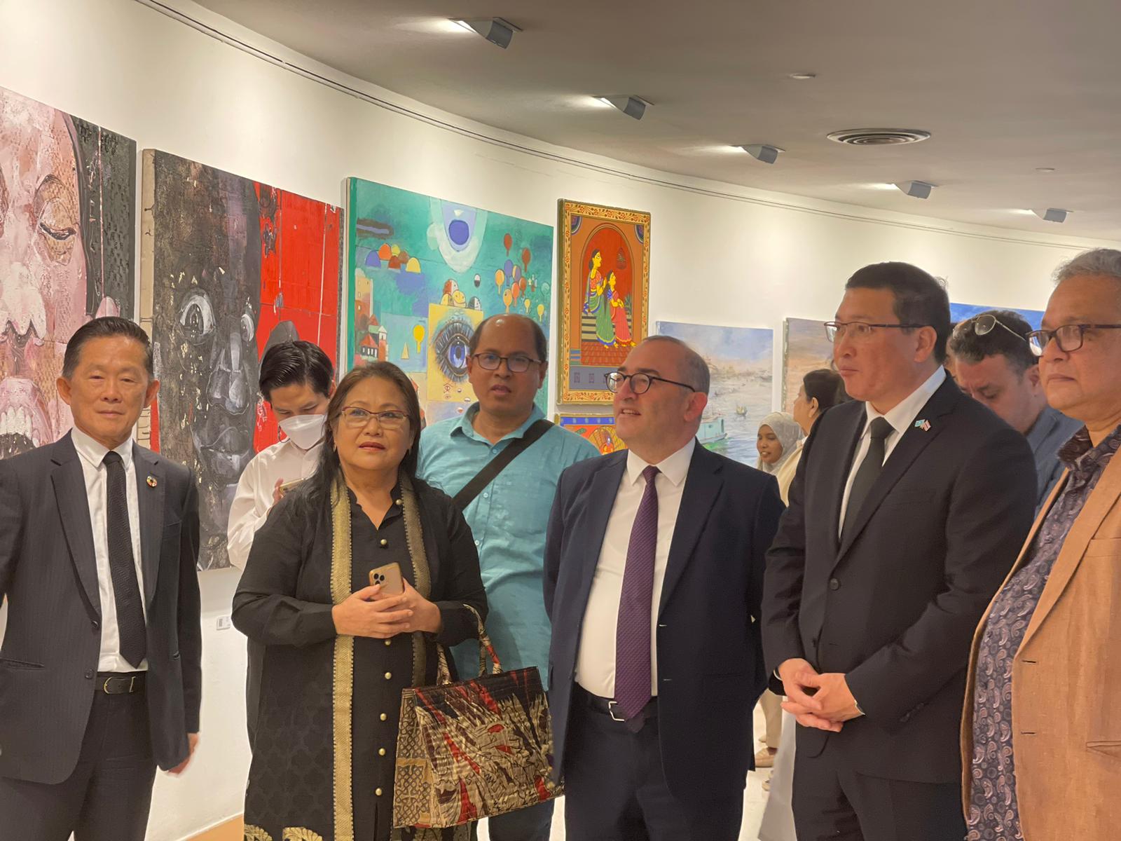 Bangladesh Embassy in Bangkok opens art exhibition at BACC