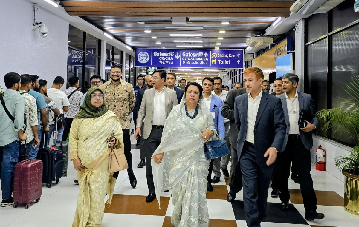 Afroza, Millat inspect Hajj preparations ahead of inaugural flight