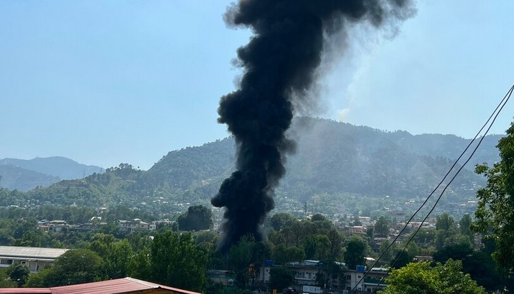 2 pilots killed after Air Force training aircraft crashes in Pakistan