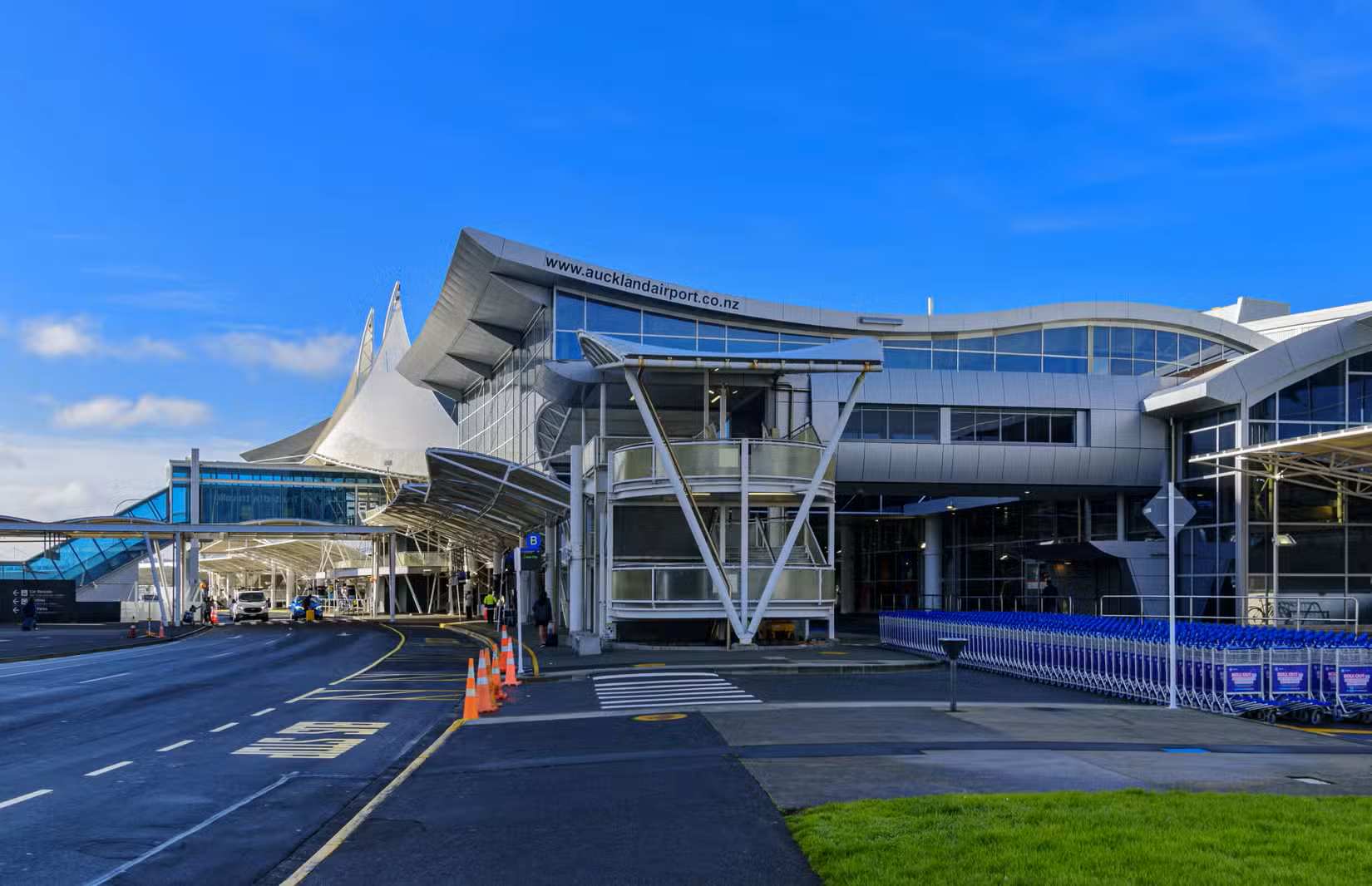 20 Baggage Handlers Arrested At Auckland Airport As Part Of Massive Drug Smuggling Probe
