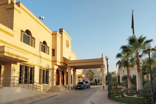 Saudi Arabia urges timely renewal of expatriate work permits