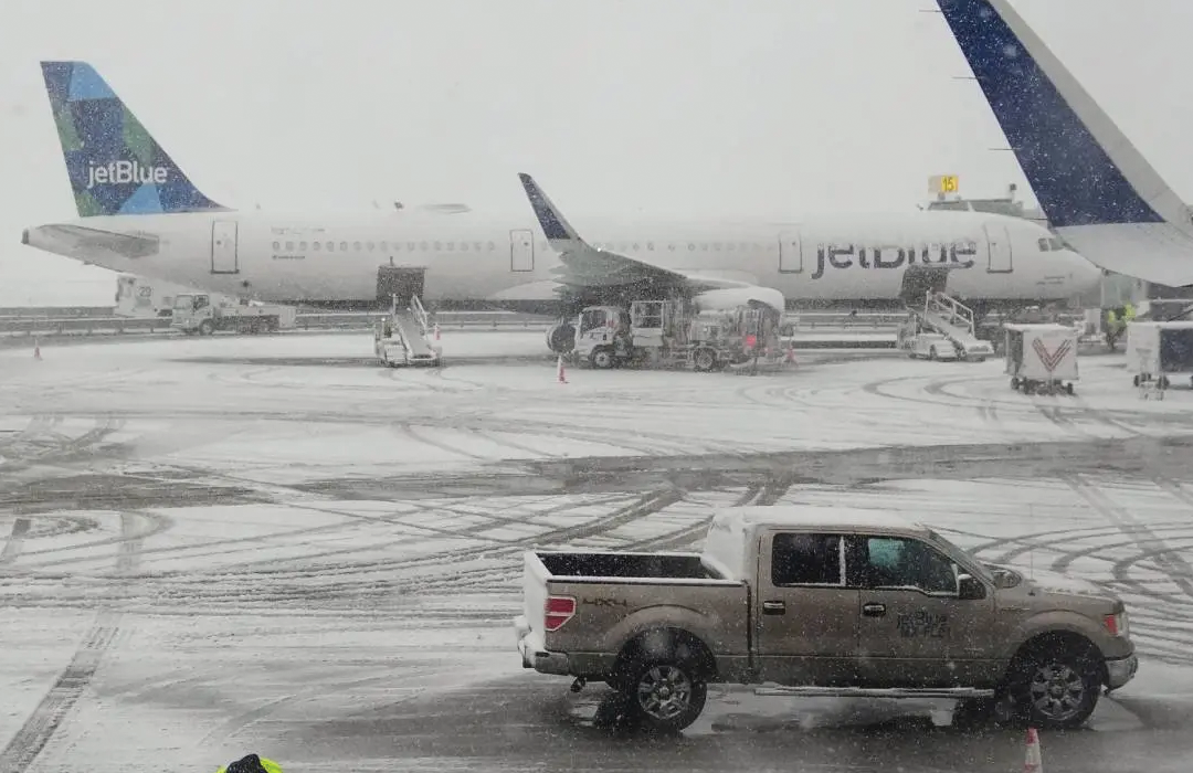 Historic US storm cancels  over 13,400 flights, cuts power