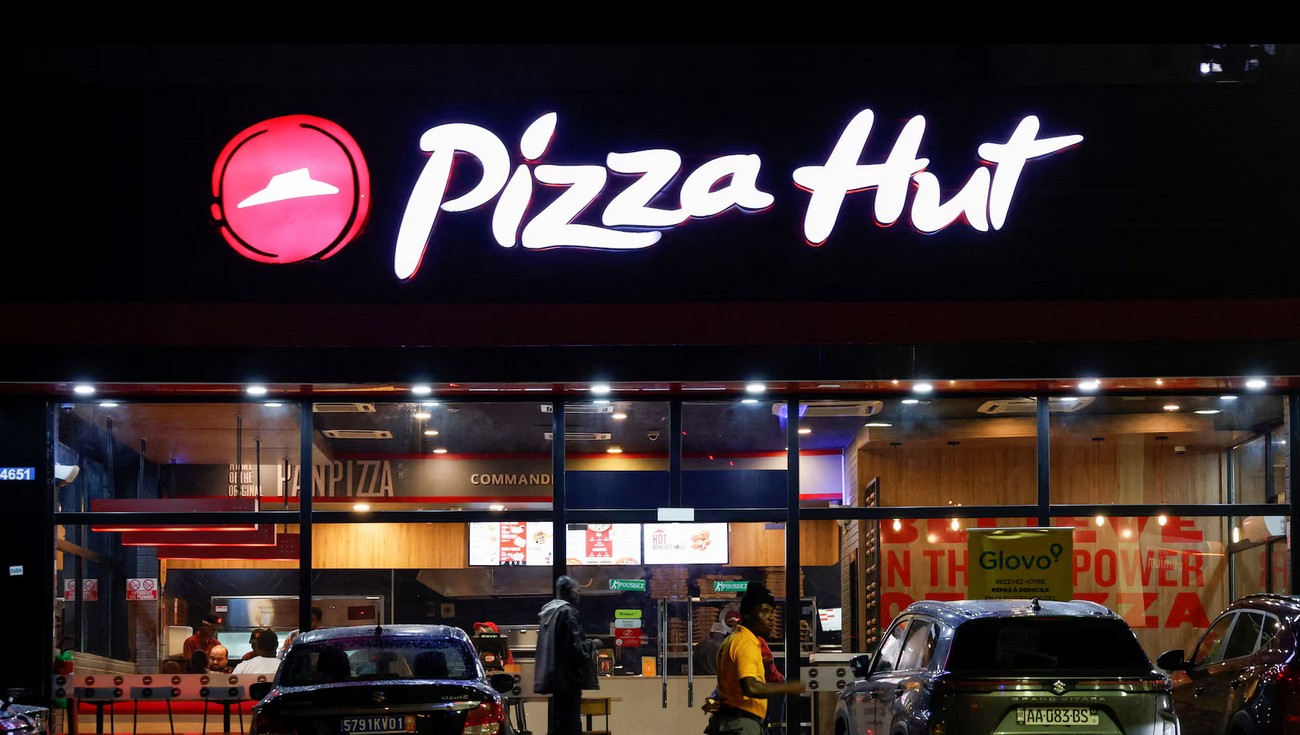 Pizza Hut sold to two firms for $2.7 Billion